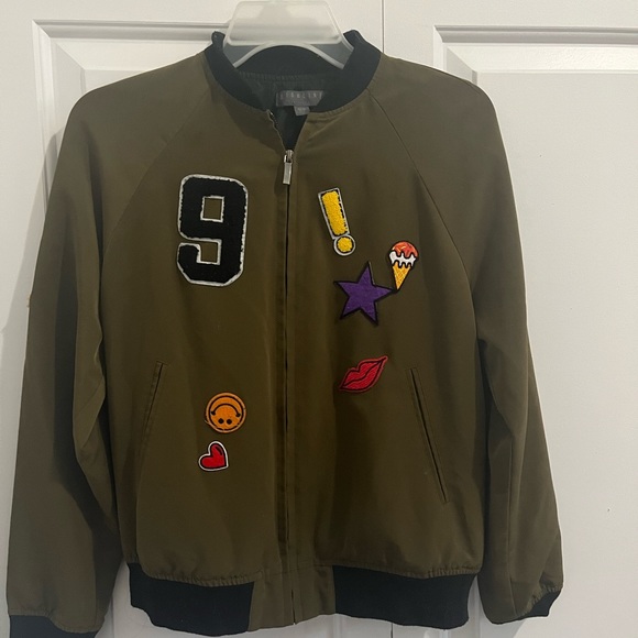 a greenish jacket - Picture 1 of 2